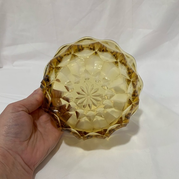 Vintage Amber flower shape bowl - Picture 4 of 5